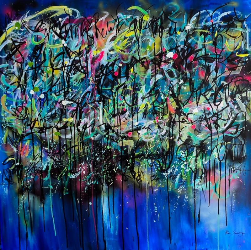 Graffiti au pochoir réalisé par un artiste anonyme de l’art urbain, transformant un espace gris en œuvre d’art